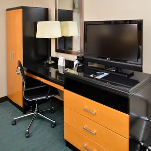 Express Kennedy Airport, An Ihg 3* New York